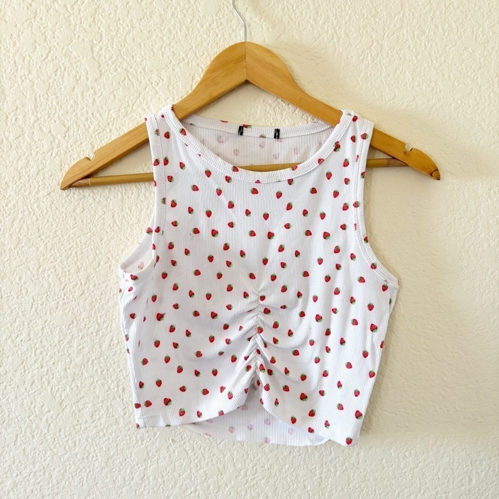 Strawberry‎ print ruched front top Size Small